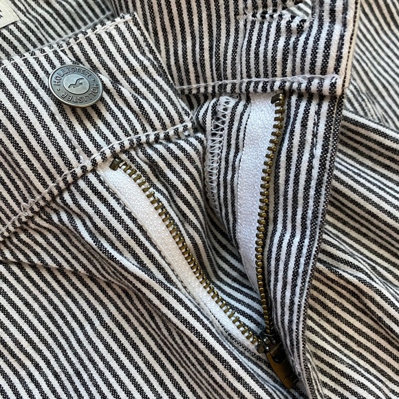 Hollister Striped Crop Tapered Pants - Picture 8 of 9
